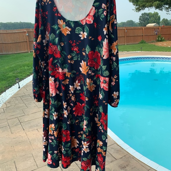 Old Navy Dresses & Skirts - Old navy floral fit and flare